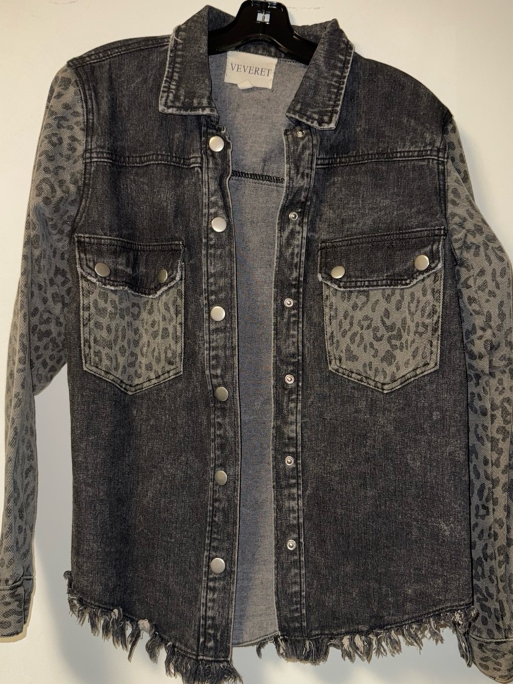 Veveret Women's Black Washed Denim Jacket with Leopard Print